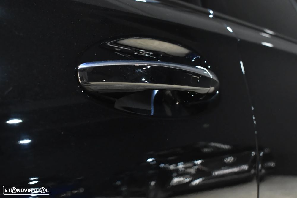 Mercedes-Benz A 250 e 8G-DCT AMG Line - 16