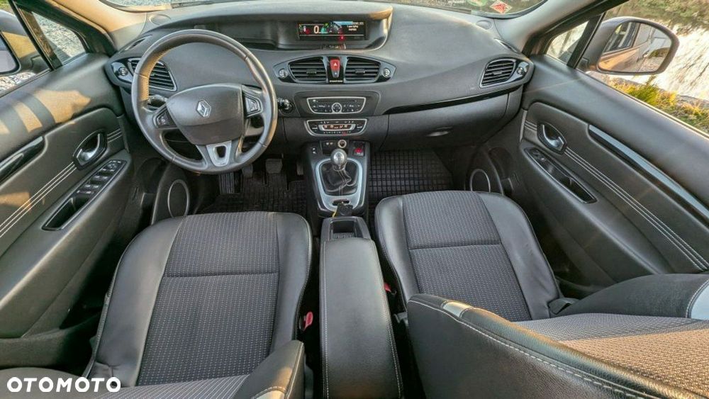 Renault Grand Scenic - 18