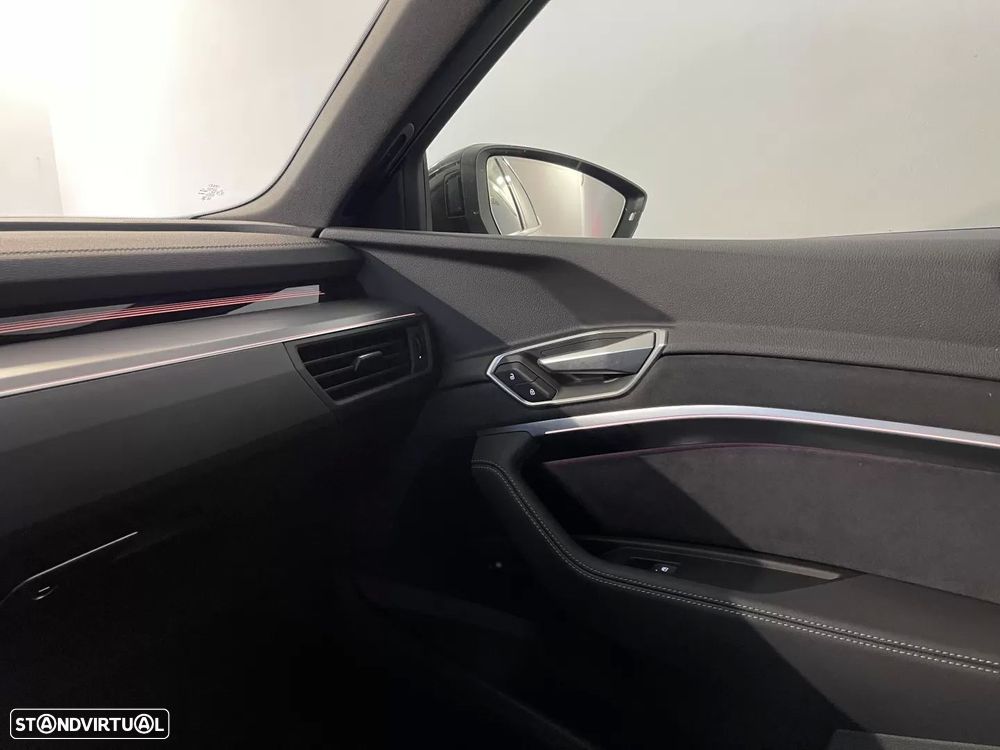 Audi Q8 e-Tron Sportback 50 quattro S line - 32