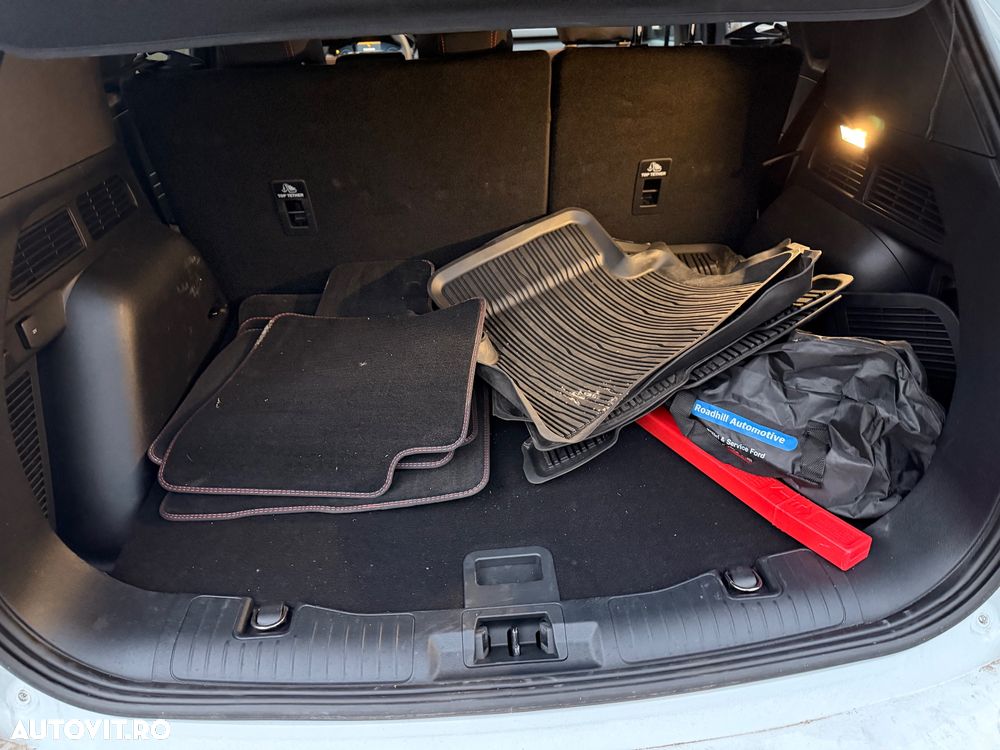 Ford Kuga 1.5 EcoBoost A8 FWD ST-Line - 28