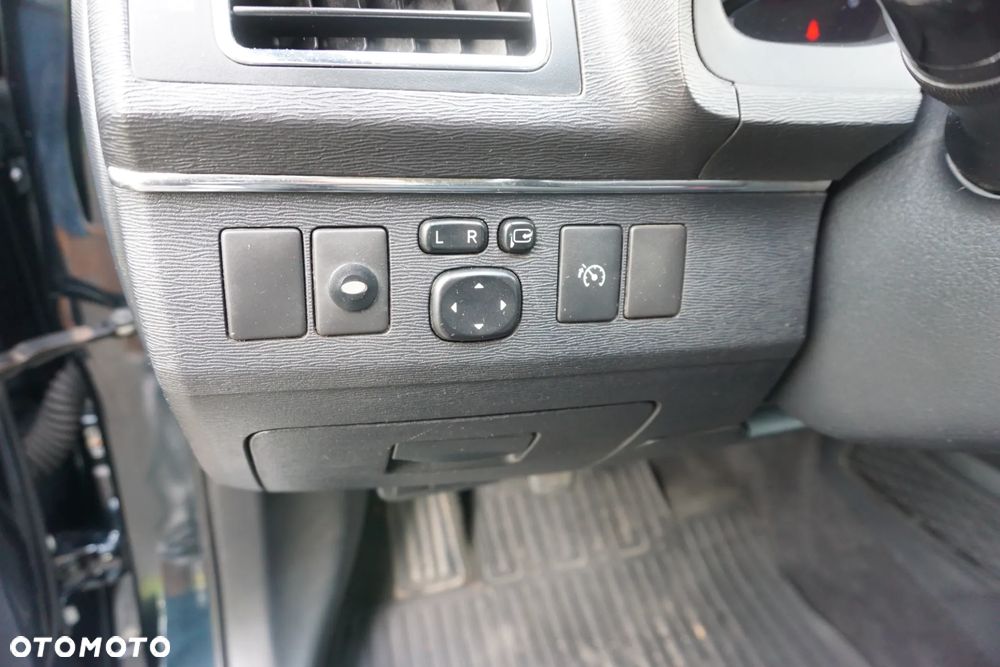 Toyota Avensis 2.0 D-4D Premium - 20