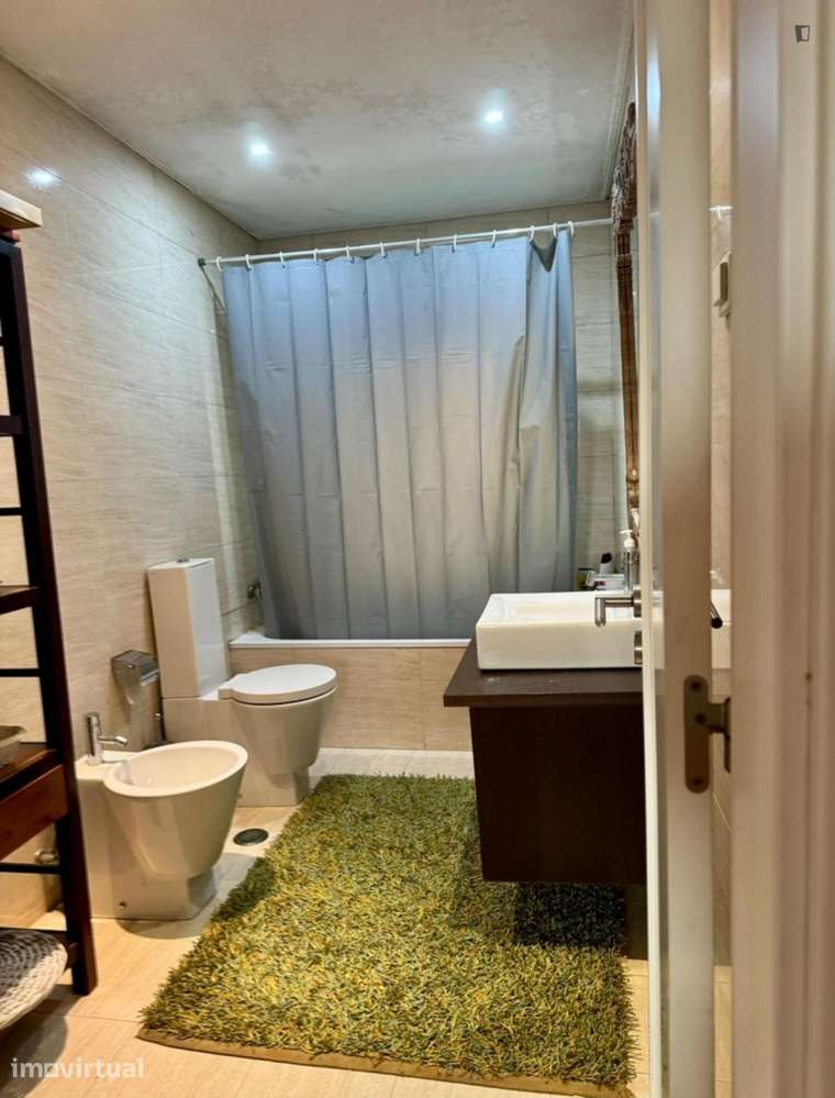 Quarto - localizado em Caxias Lisbon - Grande imagem: 2/7