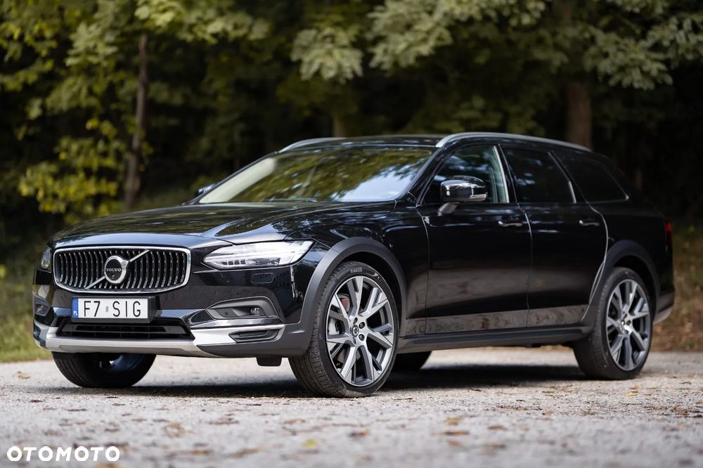 Volvo V90 Cross Country 2023 photo 2