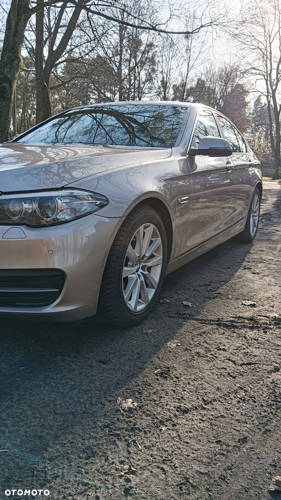 BMW Seria 5 525d xDrive - 4
