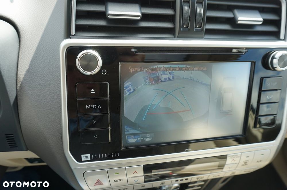 Toyota Land Cruiser - 27
