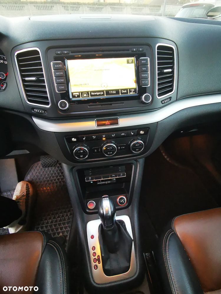 Volkswagen Sharan 2.0 TSI DSG Highline - 10