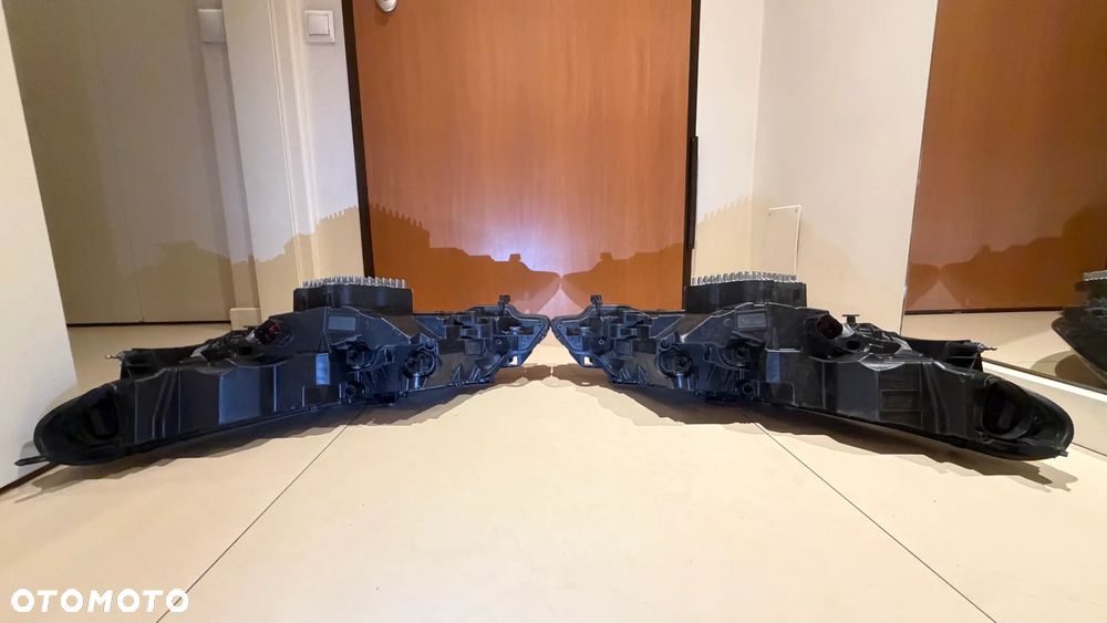 RANGE ROVER EVOQUE II L551  LAMPA LEWA/PRAWA PRZÓD K8D2-13W030 - 4