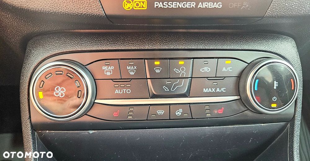 Ford Fiesta 1.0 EcoBoost S&S ST-LINE - 30