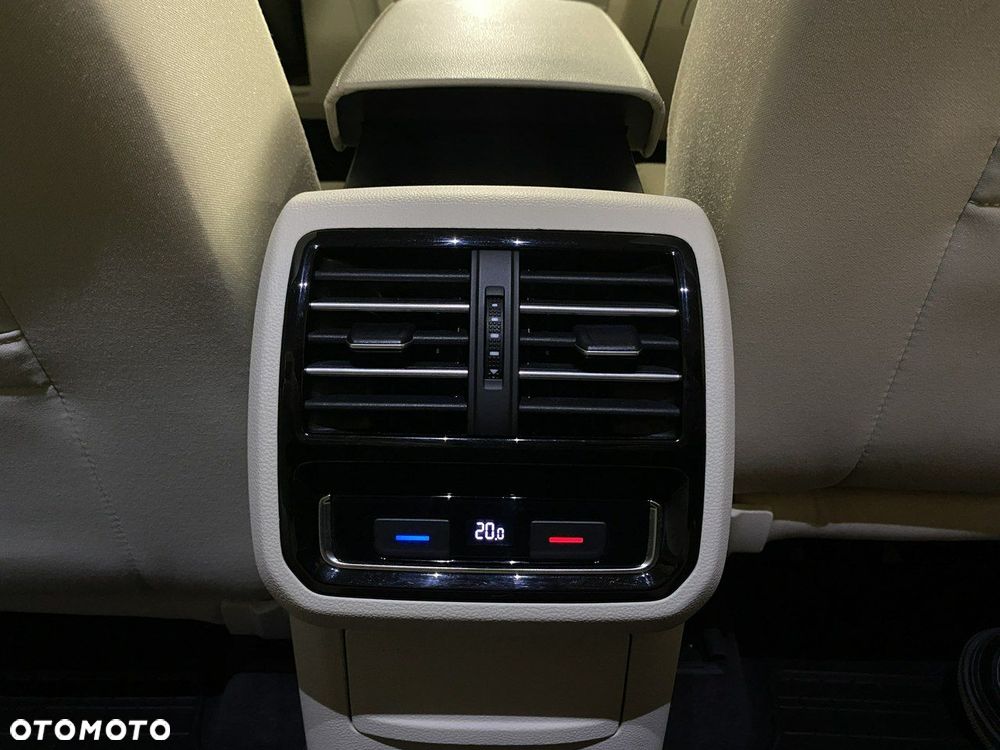 Volkswagen Passat - 14