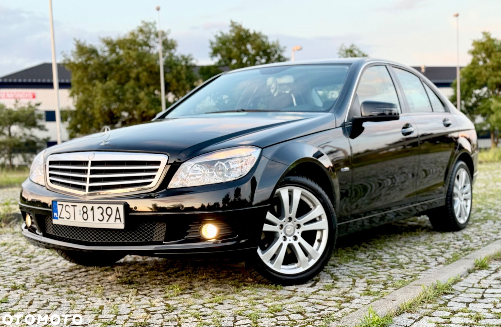 Mercedes-Benz Klasa C 180 T CGI Automatik BlueEFFICIENCY Avantgarde - 1