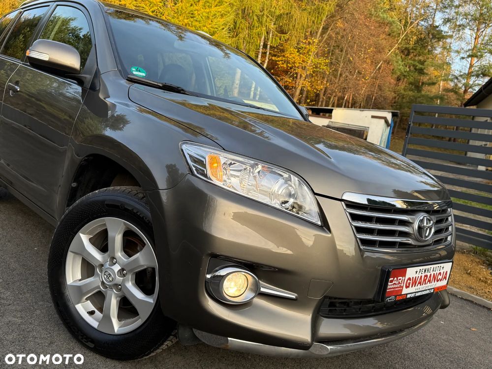 Toyota RAV4 2.0 VVT-i Premium - 11