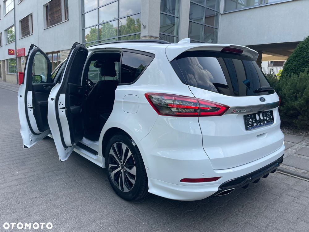 Ford S-Max - 17