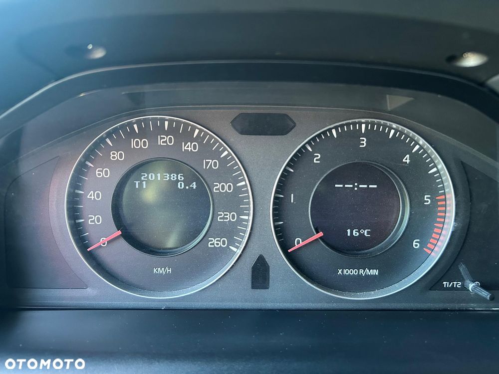 Volvo XC 60 D4 AWD Momentum - 11