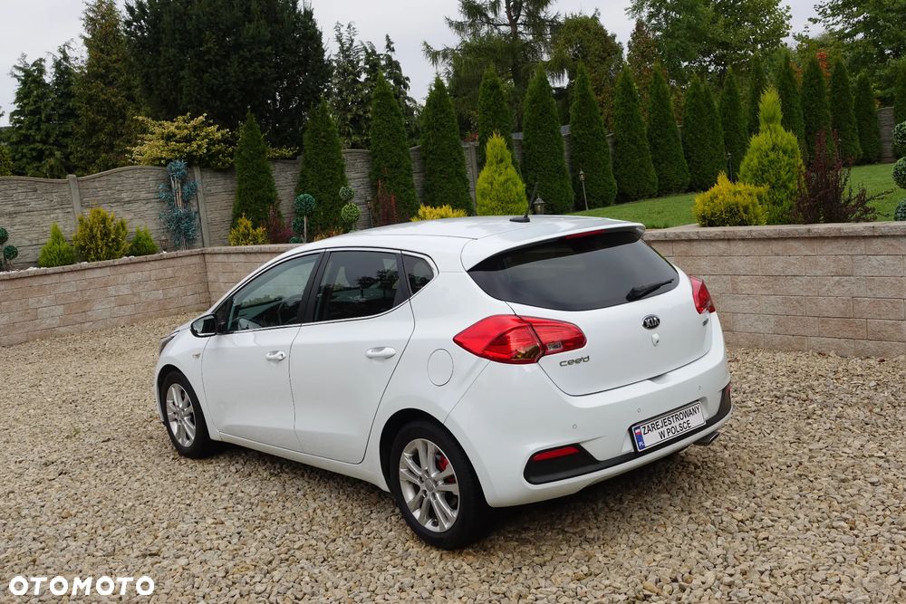 Kia Ceed - 4