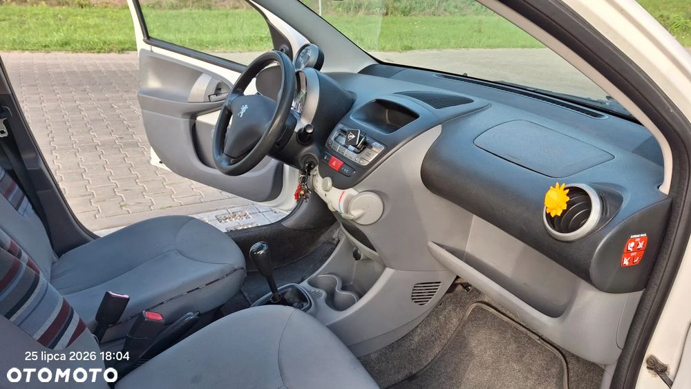 Peugeot 107 1.0 Trendy - 14