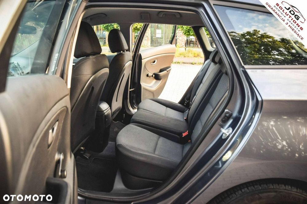 Hyundai i30 1.6 D Style - 33