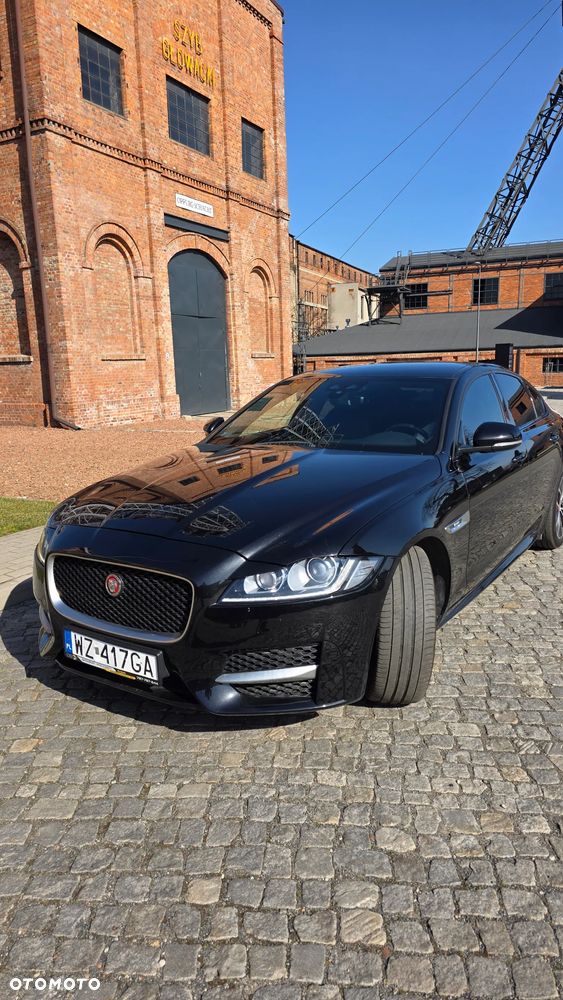Jaguar XF 2.0 i4D R-Sport - 4
