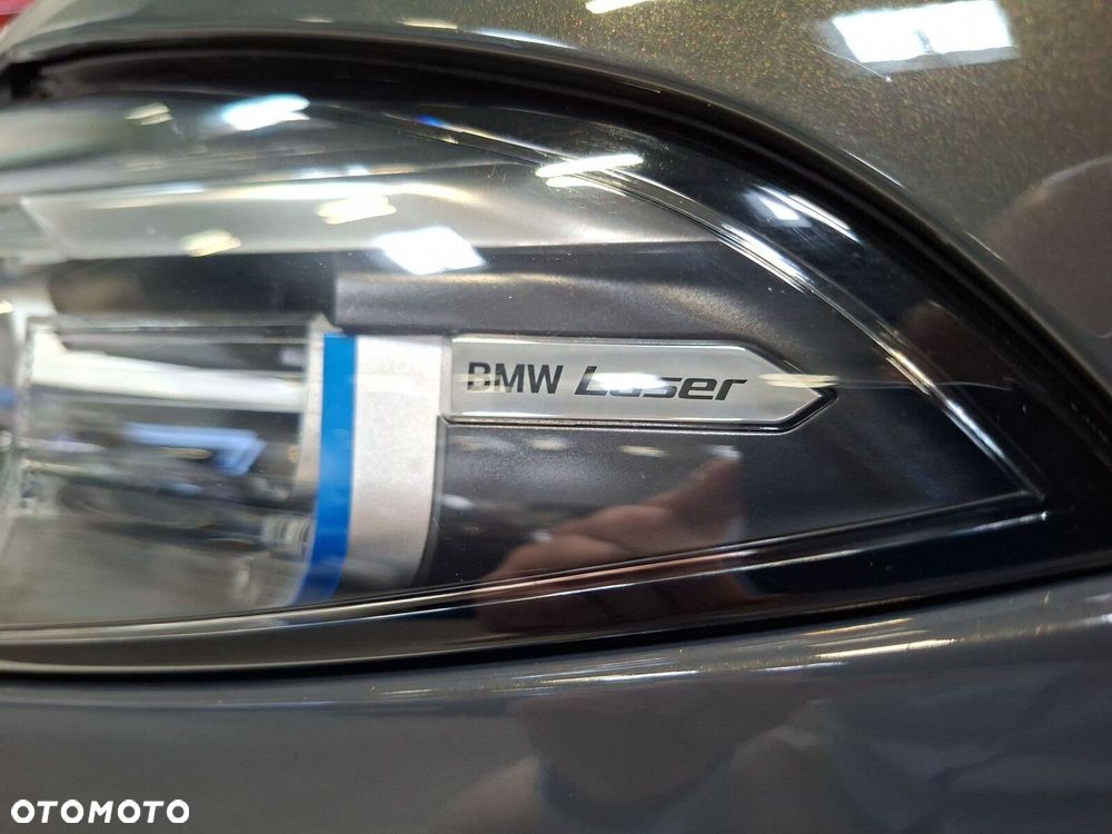 BMW Seria 8 - 26