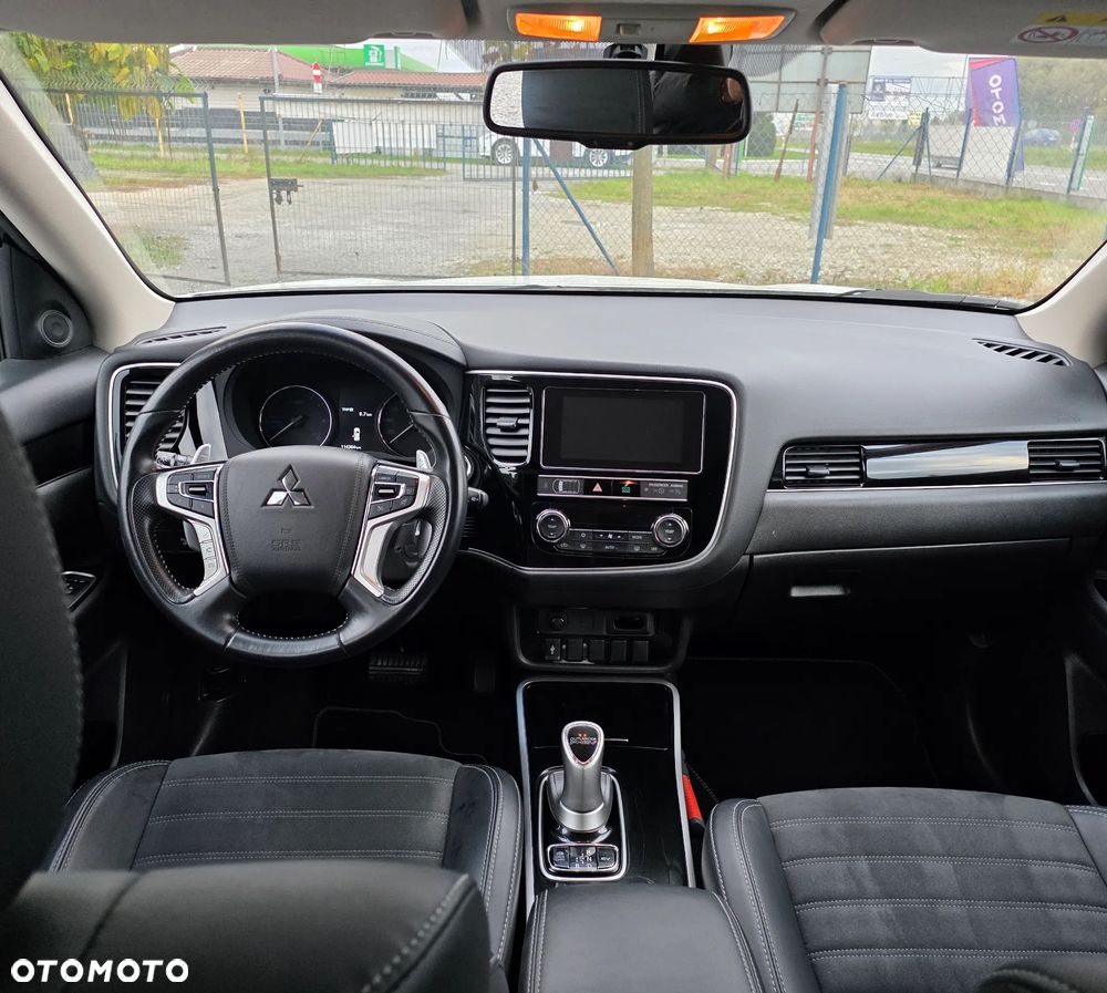 Mitsubishi Outlander 2.4 4WD Plug-In Hybrid Diamant - 12