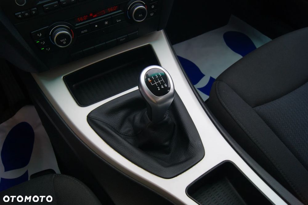 BMW Seria 3 320i Edition Sport - 21