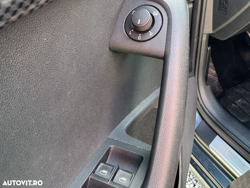 Skoda Octavia 2.0 TDI DSG RS - 12