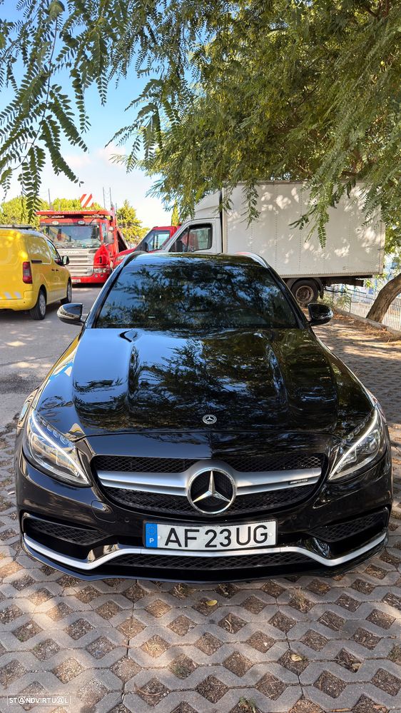 Mercedes-Benz C 63 AMG - 11