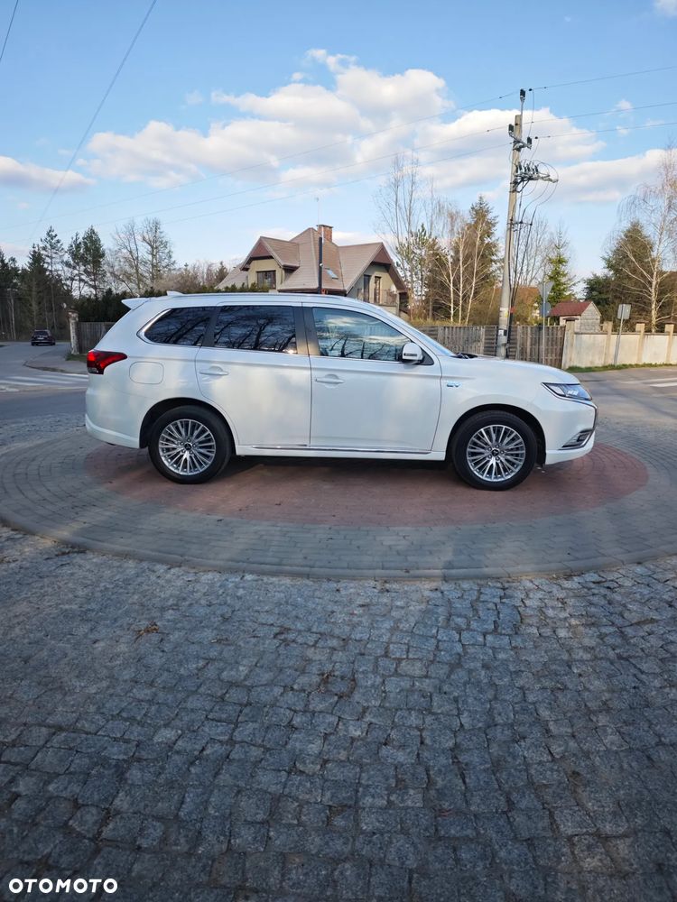 Mitsubishi Outlander Instyle - 19