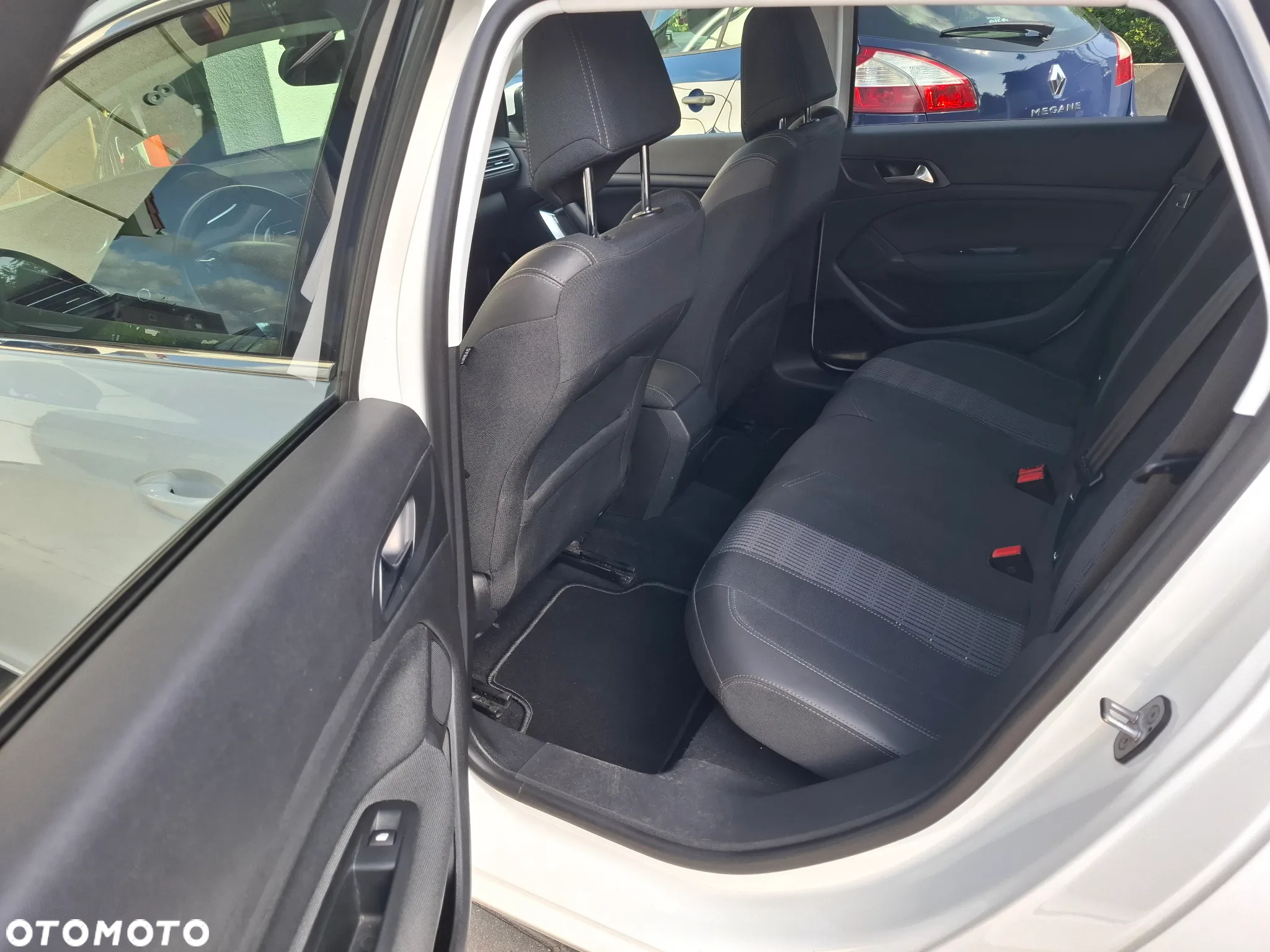 Peugeot 308 BlueHDi FAP 150 EAT6 Stop & Start Allure - 15