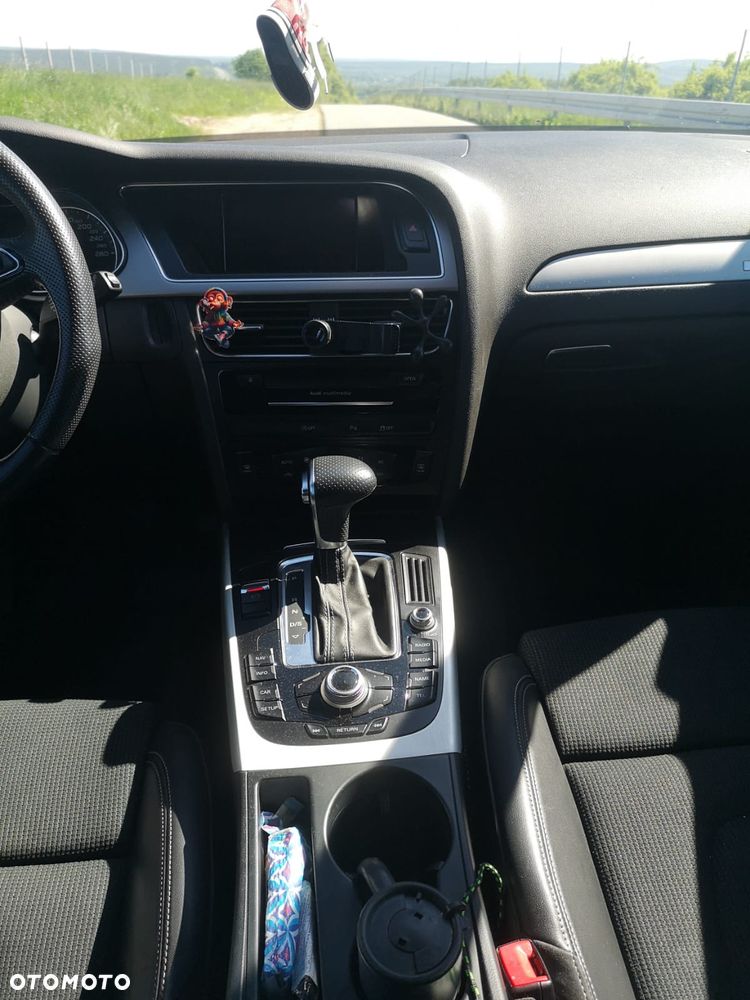Audi A4 Avant 2.0 TDI Quattro S tronic - 11