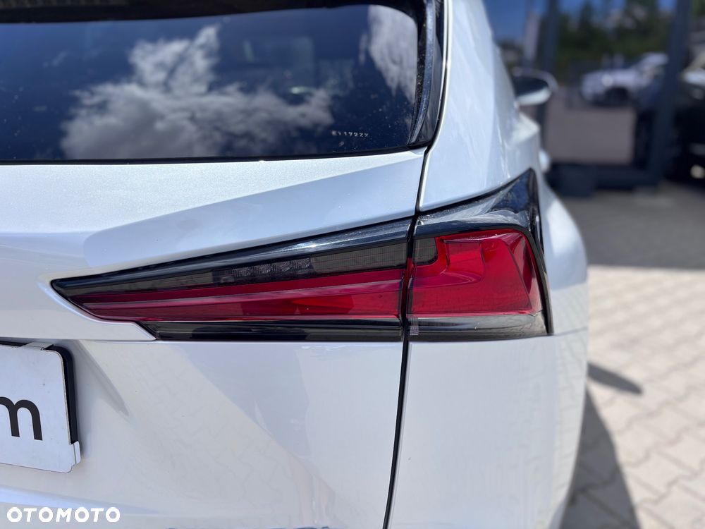 Lexus NX 300h E-FOUR Executive Line - 36