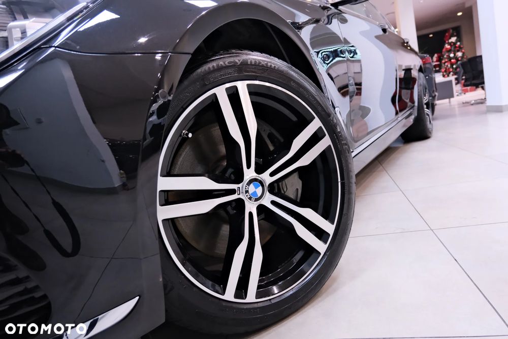 BMW Seria 7 750Li xDrive - 21