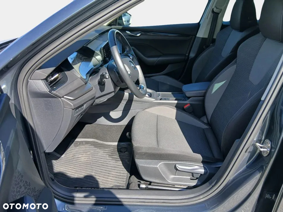 Skoda Octavia 2.0 TDI Ambition DSG - 10