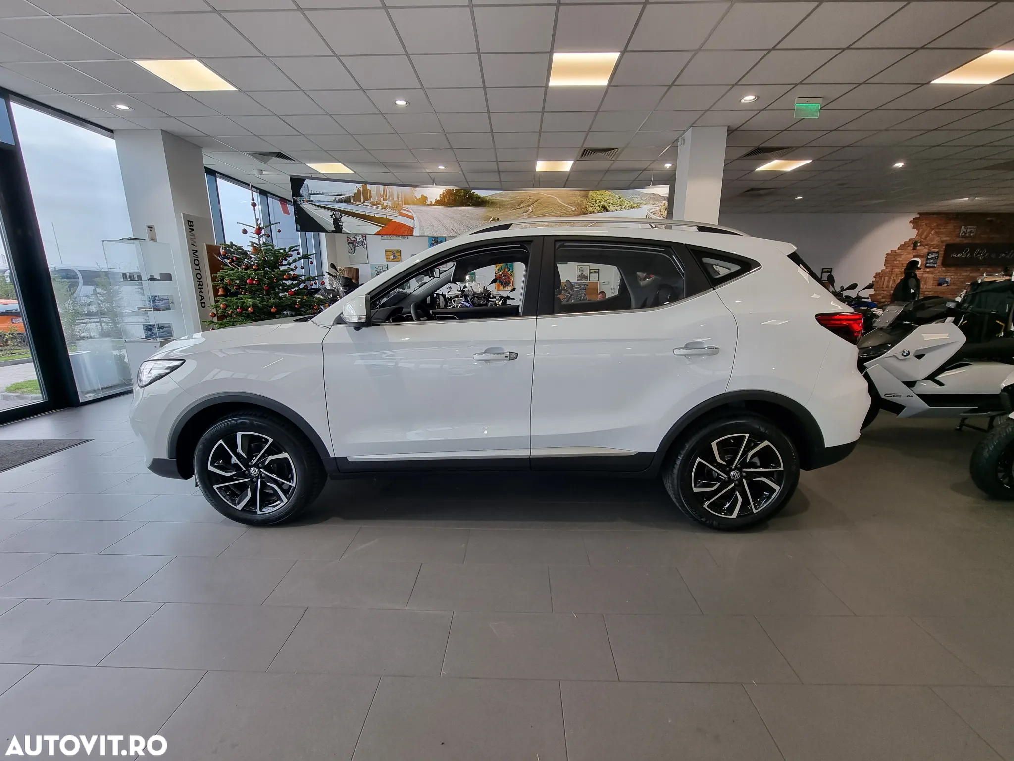 MG ZS - 6