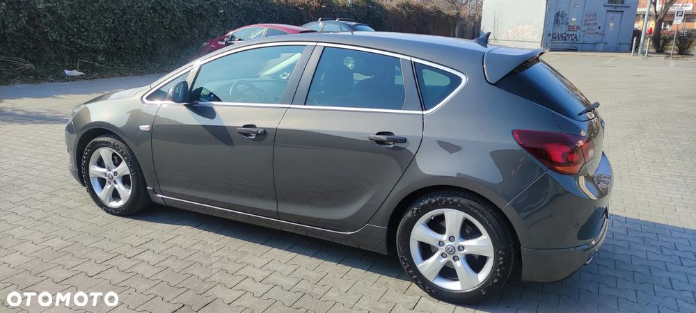 Opel Astra 2.0 CDTI Exklusiv - 5