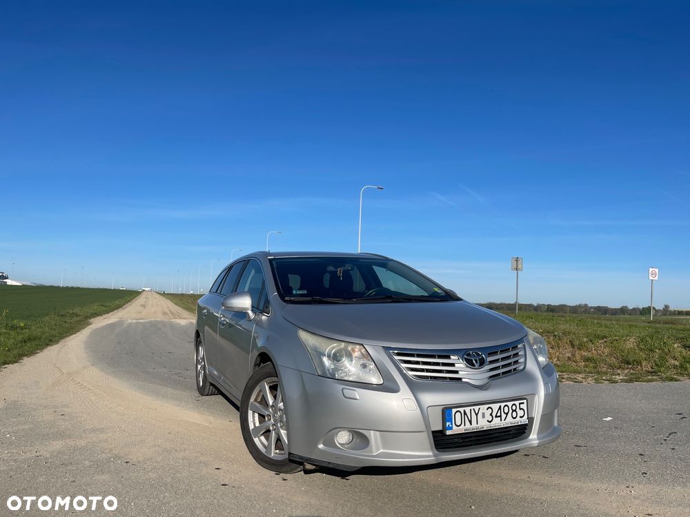 Toyota Avensis 2.0 D-4D Luna - 4