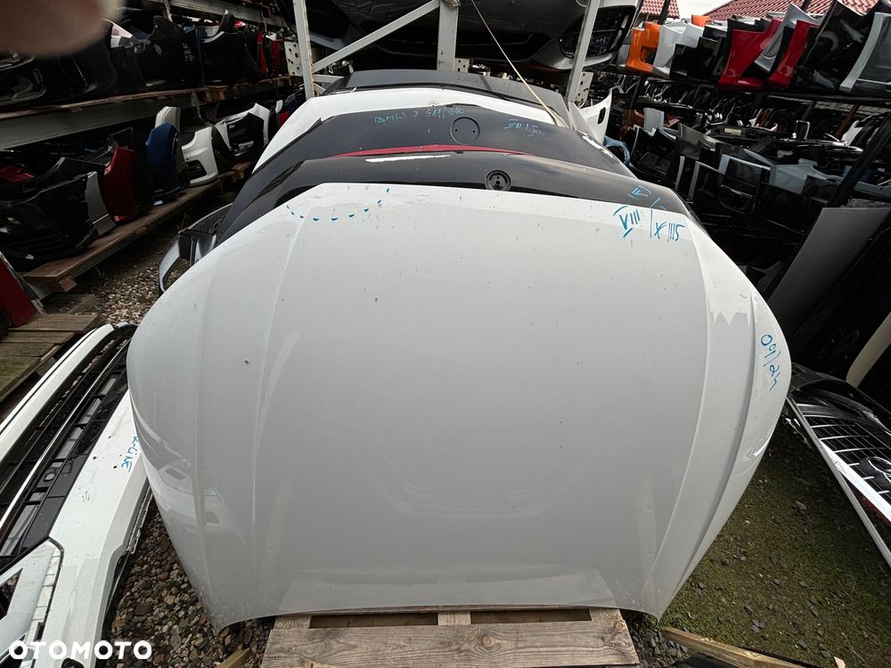 Audi A4 B9 8W0 Maska silnika - 1