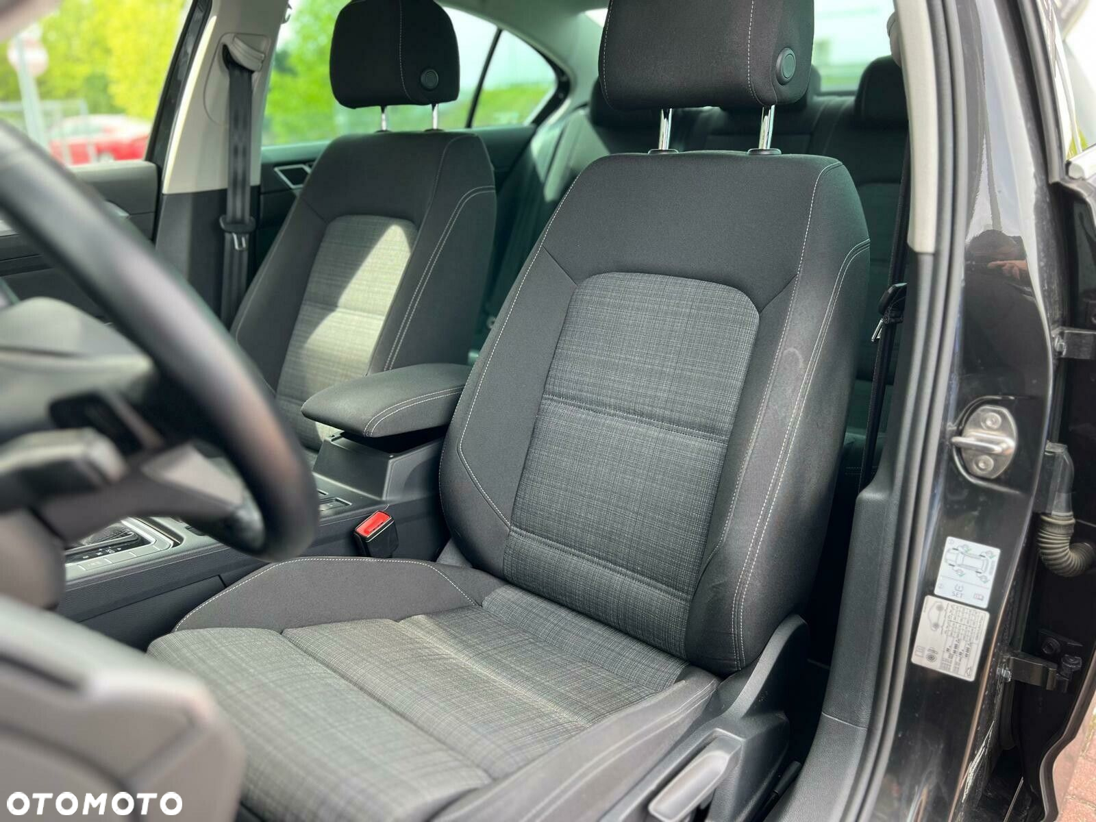 Volkswagen Passat 2.0 TDI EVO Business DSG - 17