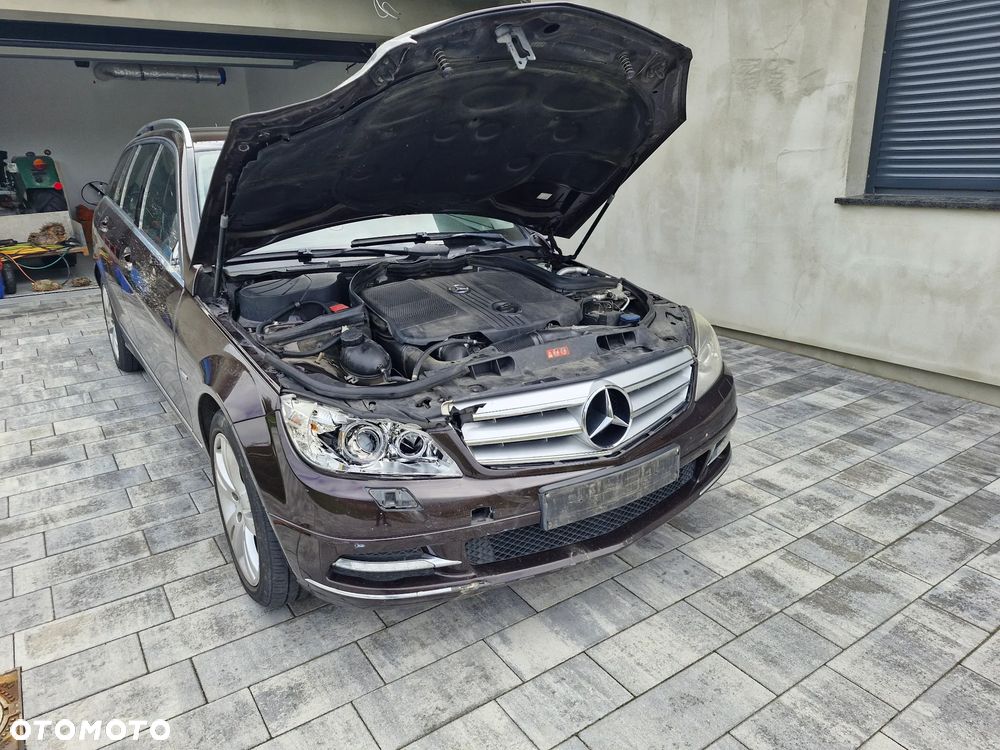 Mercedes-Benz Klasa C 220 CDI BlueEff Avantgarde - 3