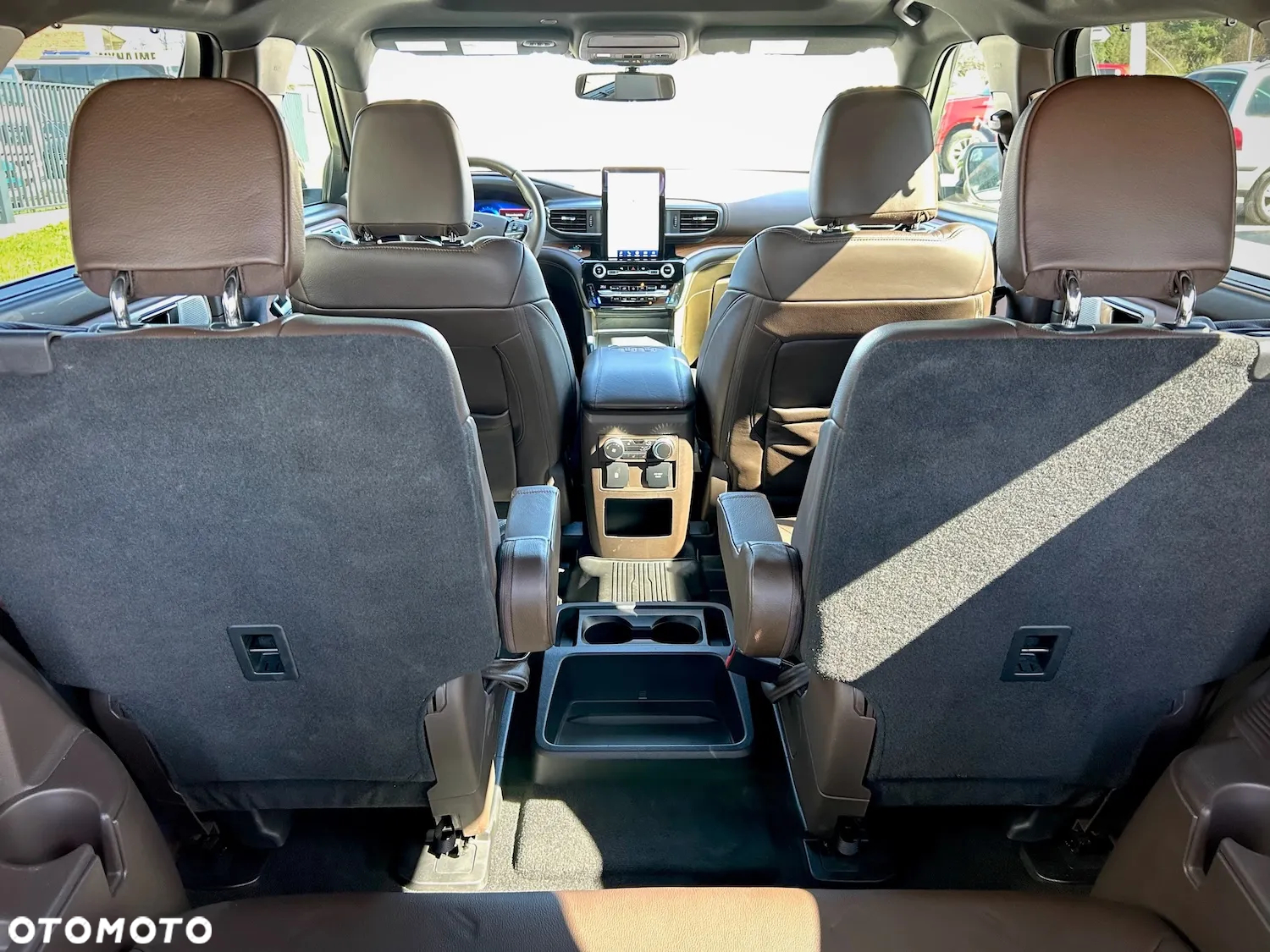 Ford Explorer - 29