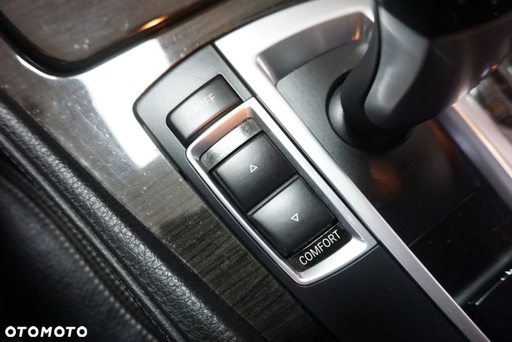 BMW Seria 5 525d Luxury Line - 39