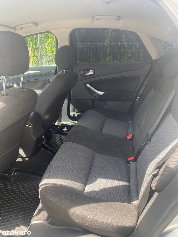 Ford Mondeo 1.6 Trend - 19