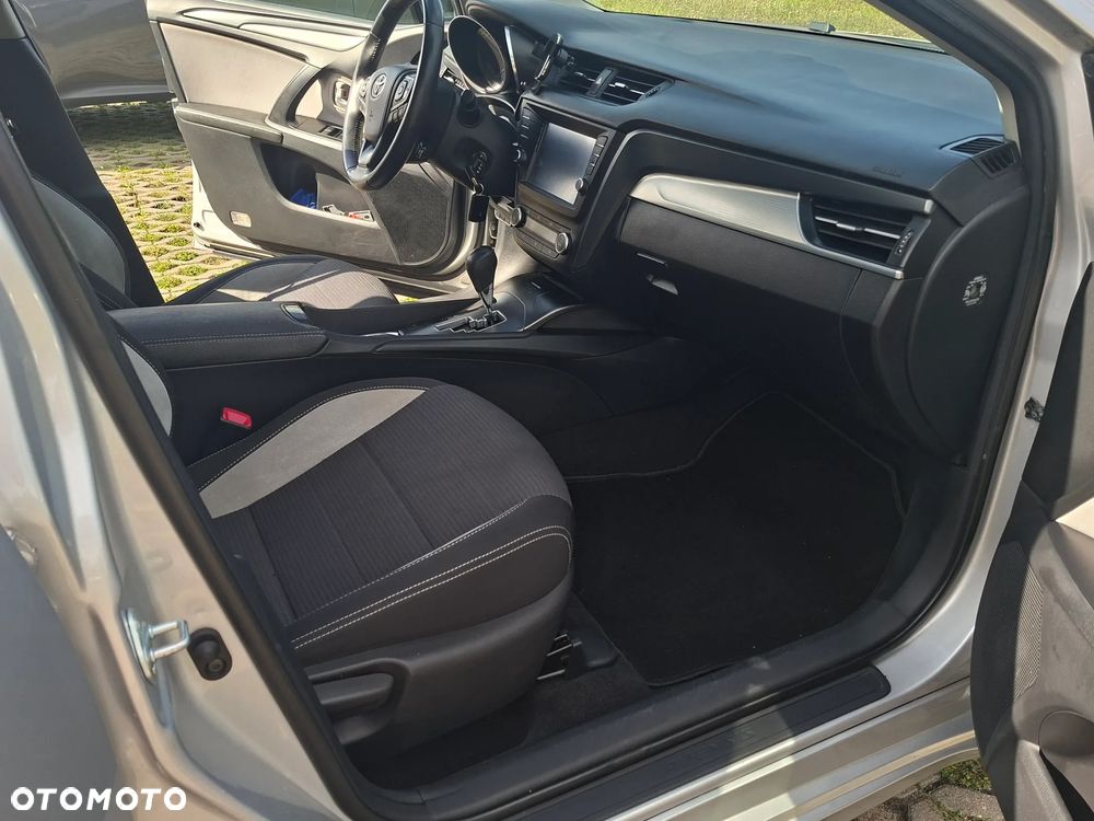 Toyota Avensis 1.8 Prestige MS - 5