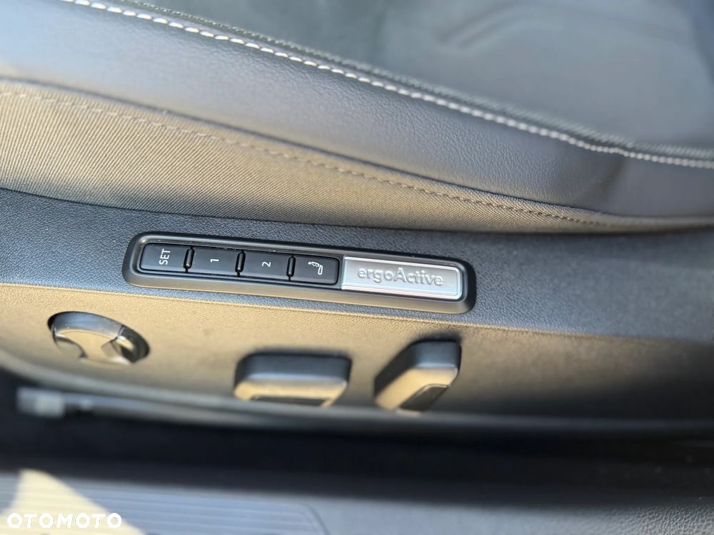 Volkswagen Golf VIII 1.5 TSI EVO Style - 17
