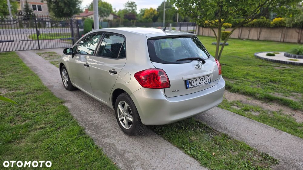 Toyota Auris 1.4 D-4D - 3