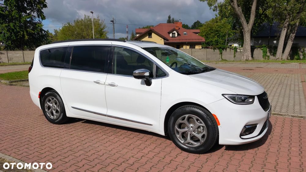 Chrysler Pacifica - 2
