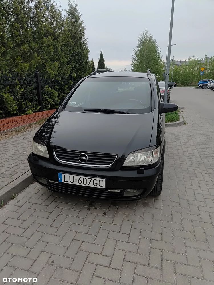 Opel Zafira 2.2 Elegance - 1