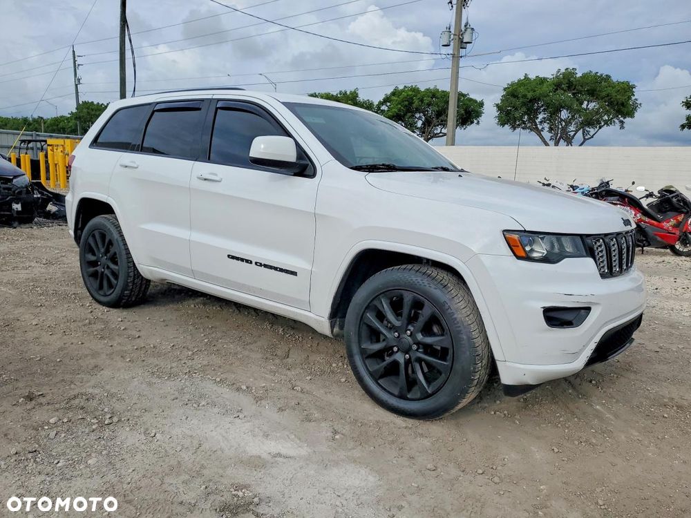 Jeep Grand Cherokee - 1