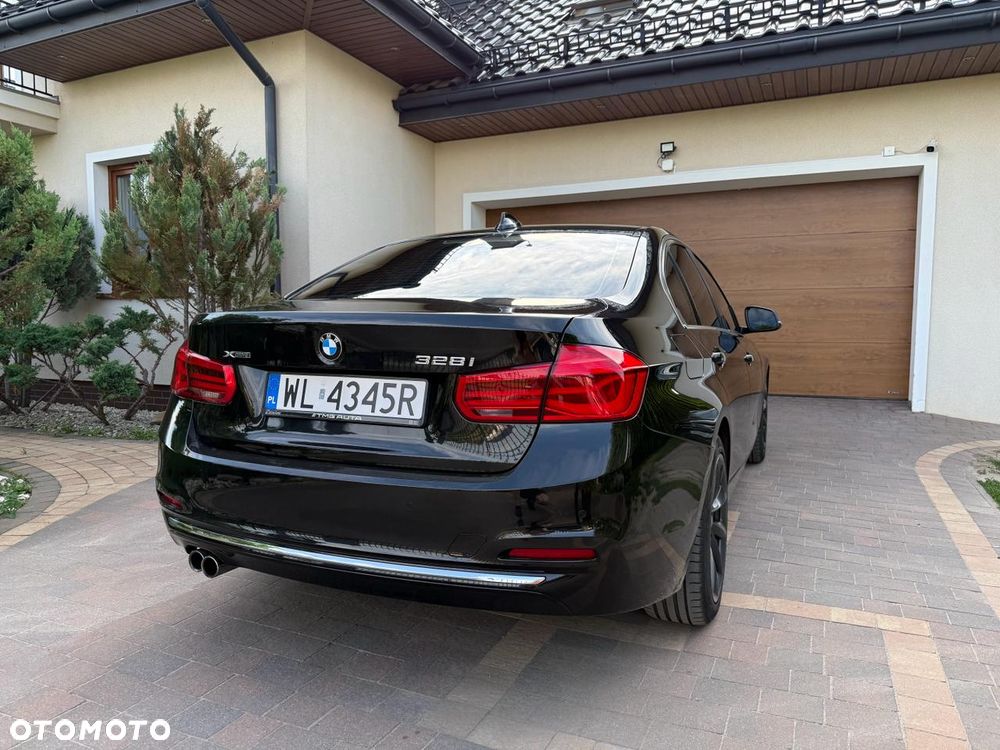 BMW Seria 3 328i xDrive Luxury Line - 3