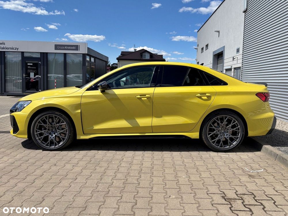 Audi RS3 Limousine - 3