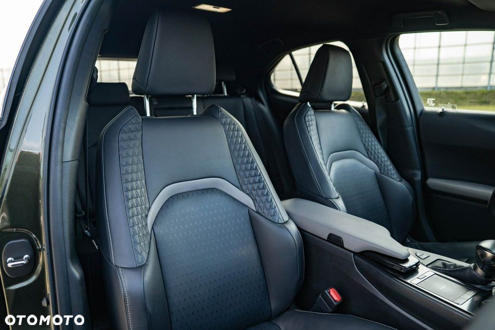 Lexus UX 250h GPF F Impression 2WD - 24